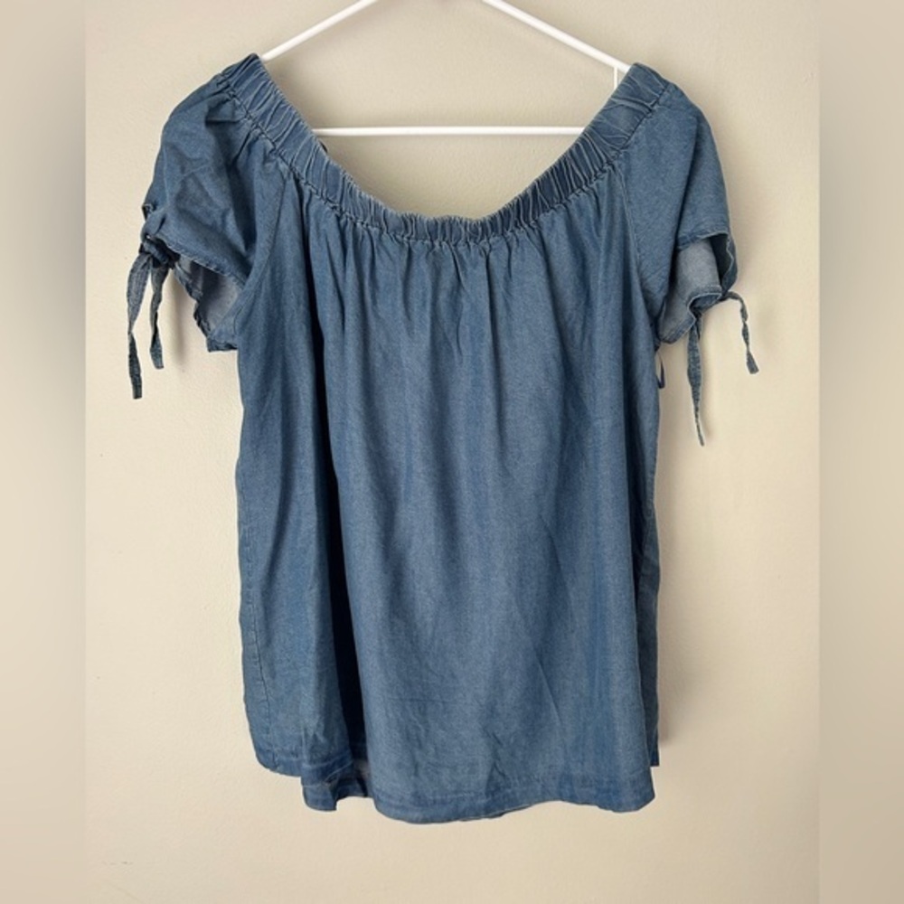 Wrangler Blue Flutter Sleeve Smocked‎ Blouse